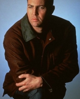 Актер Арнольд Вослу