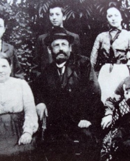 Карел Чапек в детстве с семьей