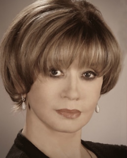 Вера Алентова