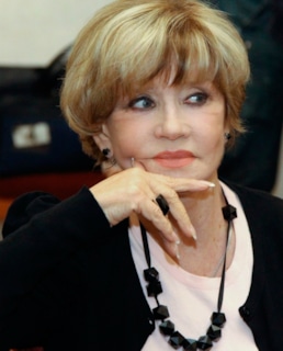 Вера Алентова
