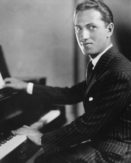 Джордж Гершвин за пианино