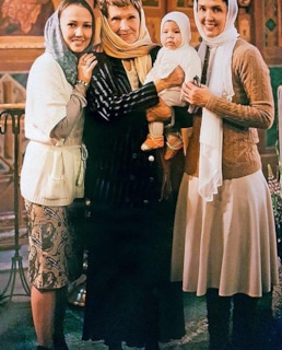 Инга Будкевич с дочерью, внучкой и правнучкой