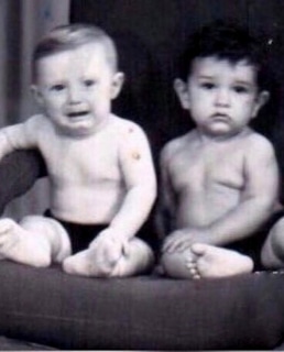 Адлан Амагов в детстве с братом