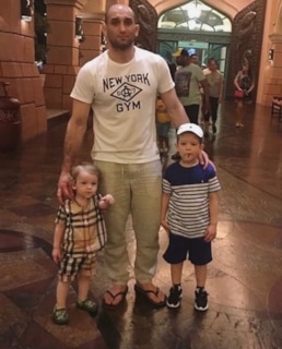 Адлан Амагов с детьми