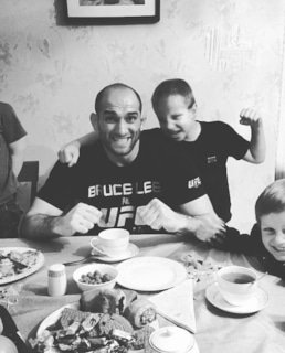 Адлан Амагов с детьми