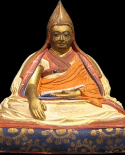 Статуя Далай-ламы V