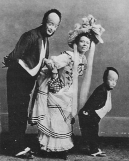 Бастер Китон в детстве с родителями