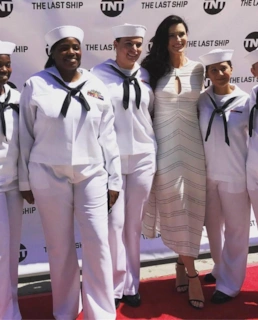 Бриджит Риган и женщины-моряки из ВМФ США