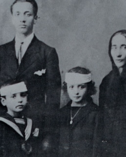 Мать Тереза в детстве в день конфирмации