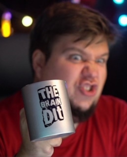Блогер Олег Брейн