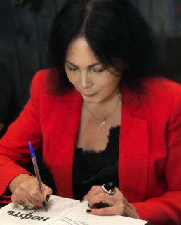 Писательница Марина Юденич