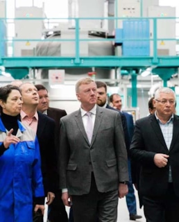 Анатолий Чубайс инспектирует завод