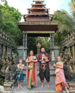 Валентин Петухов с семьей