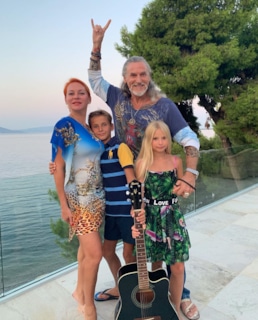 Никита Джигурда с семьей