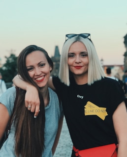 Александра Воробьёва с сестрой