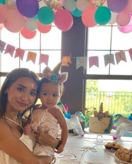 Бренда Сонг с племянницей