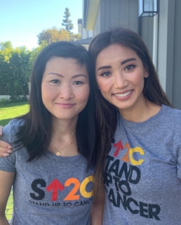 Бренда Сонг с мамой