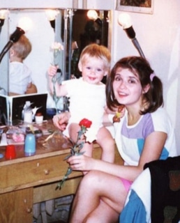 Алексей Веселкин в детстве с мамой