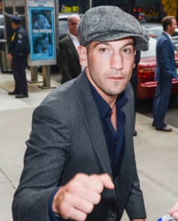 Актер Джон Бернтал