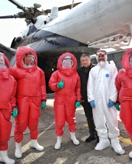 Арсен Аваков инспектирует противоэпедимечскую вертолётную группу реагирования