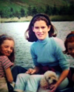 Сара Фергюсон в детстве с мамой и сестрой