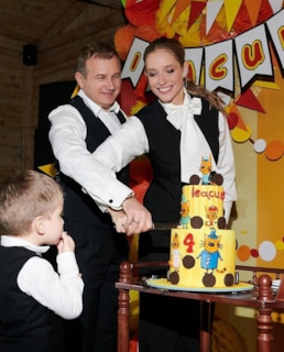 Катя Осадчая с мужем и сыном