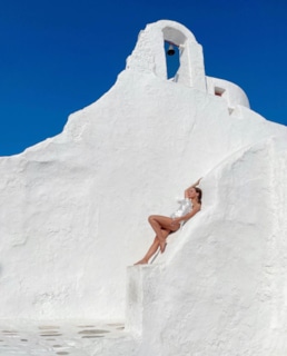 Саша Спилберг в купальнике