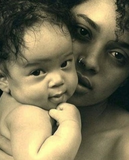 Лиза Боне в молодости с дочерью Зои Кравиц