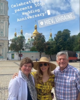 Кэтрин Винник в Киеве с отцом