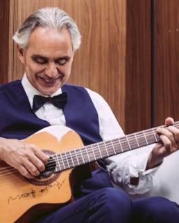 Андреа Бочелли