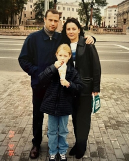 Кристина Лясковец в детстве с родителями