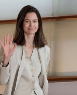 Кэтрин Уотерстон с длинными волосами