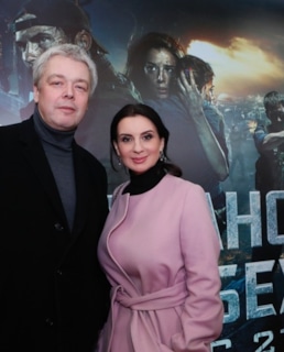 Александр Стриженов с женой на премьере фильма