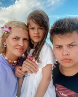 Полина Киценко с детьми