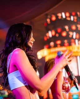 София Тарасова в составе группы «ВИА Гра»