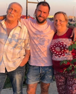 Александр Пташенчук с родителями