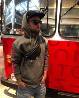 Актер Александр Пташенчук