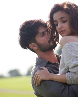 Шахид Капур и Алия Бхатт в фильме «Великолепные»