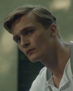 Руперт Френд в фильме «Мальчик в полосатой пижаме»