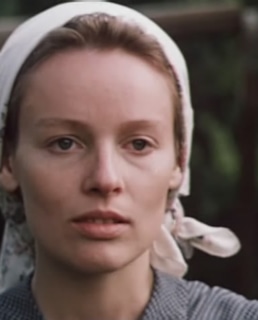 Жанна Эппле в фильме «Белые одежды»