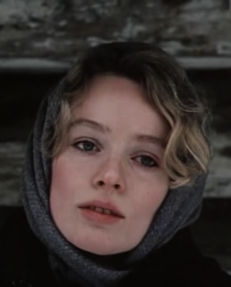 Жанна Эппле в фильме «Белые одежды»