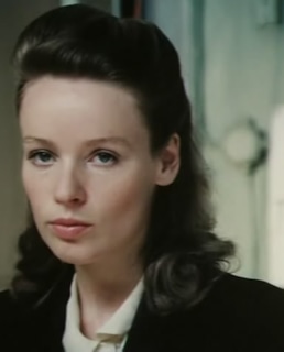 Жанна Эппле в фильме «Белые одежды»