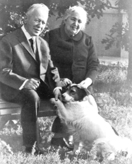 Михаил Шолохов с женой