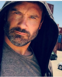 Клайв Стэнден