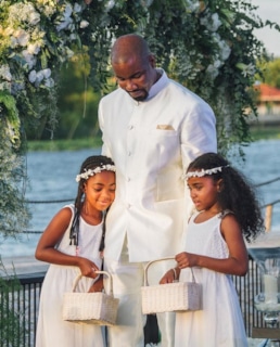 Майкл Джей Уайт с детьми