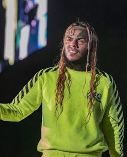 Рэпер 6ix9ine