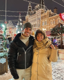 Роман Капаклы с мамой