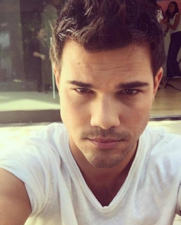 Тэйлор Лотнер