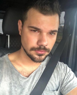 Тэйлор Лотнер