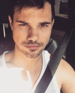 Тэйлор Лотнер